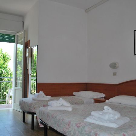 Hotel Villa Verde San Mauro Mare Buitenkant foto