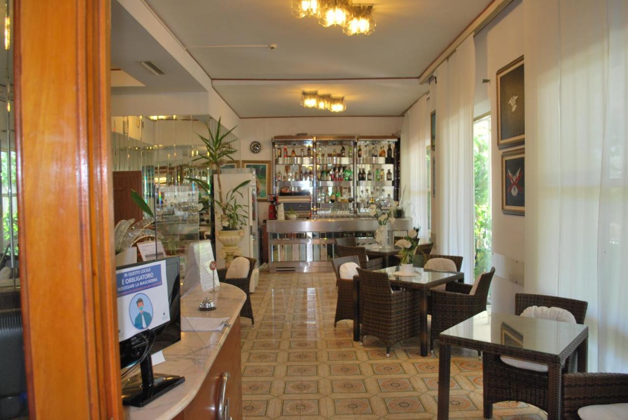 Hotel Villa Verde San Mauro Mare Buitenkant foto