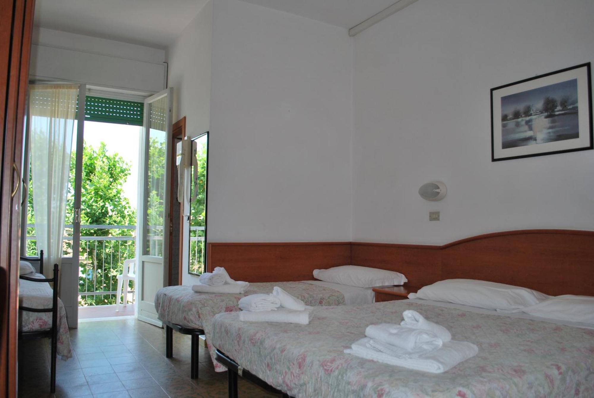 Hotel Villa Verde San Mauro Mare Buitenkant foto