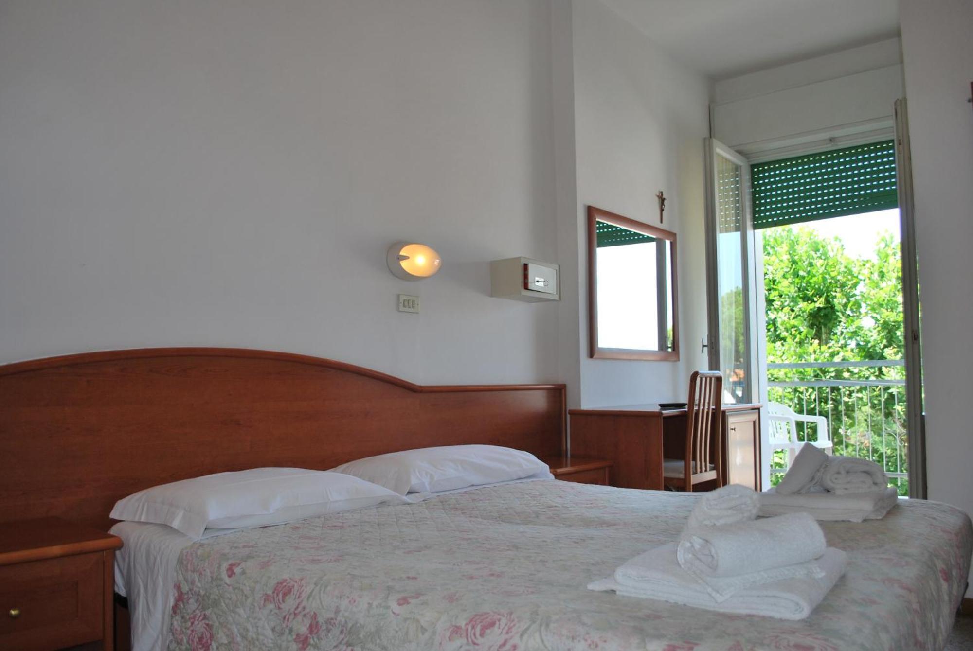 Hotel Villa Verde San Mauro Mare Buitenkant foto